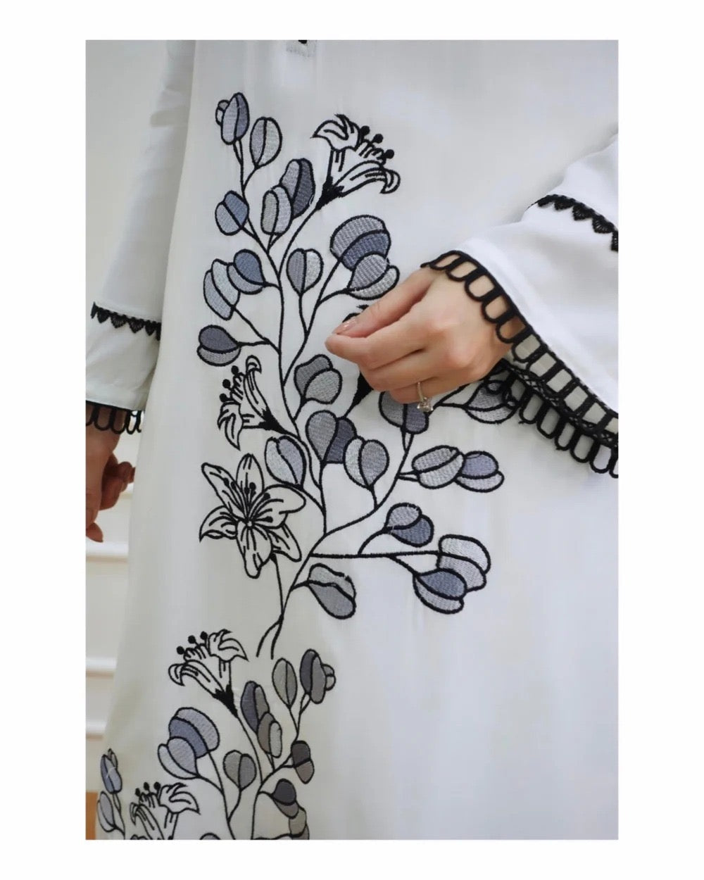 White Floral Printed Kurta Set for Women with Contrast Detailing | Designer Ethnic Wear
