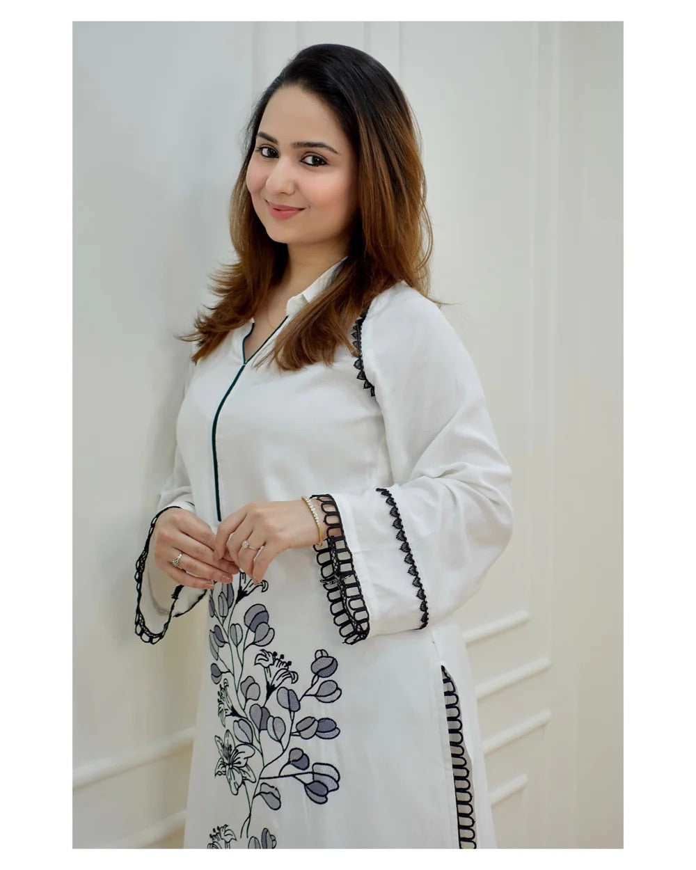 White Floral Printed Kurta Set for Women with Contrast Detailing | Designer Ethnic Wear