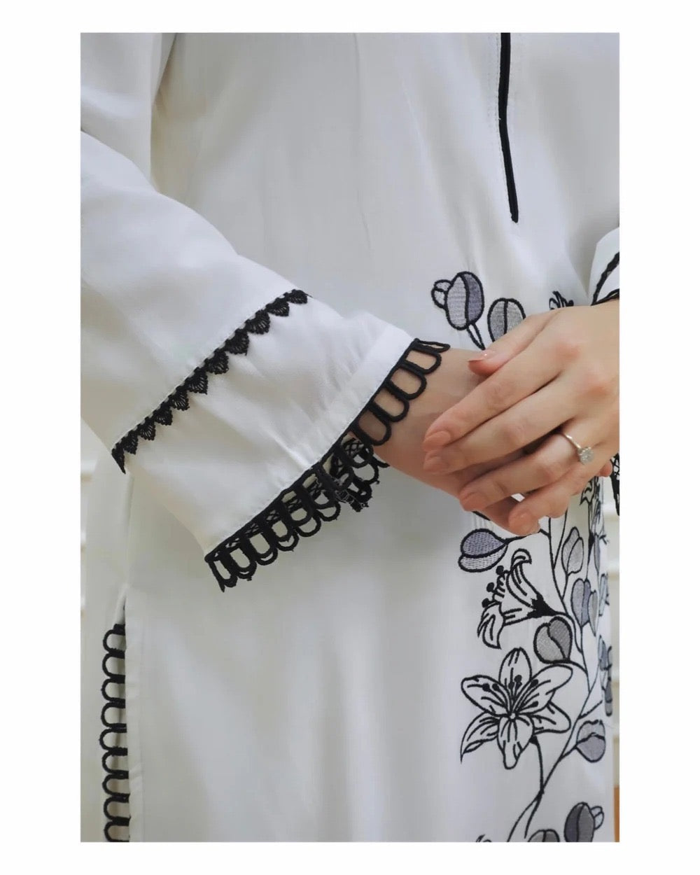 White Floral Printed Kurta Set for Women with Contrast Detailing | Designer Ethnic Wear
