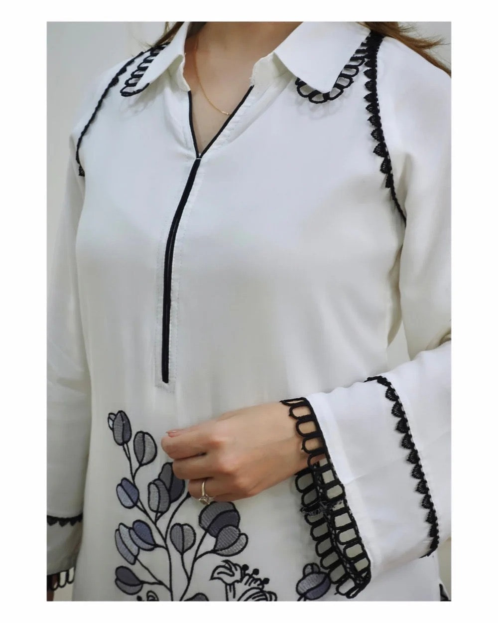 White Floral Printed Kurta Set for Women with Contrast Detailing | Designer Ethnic Wear